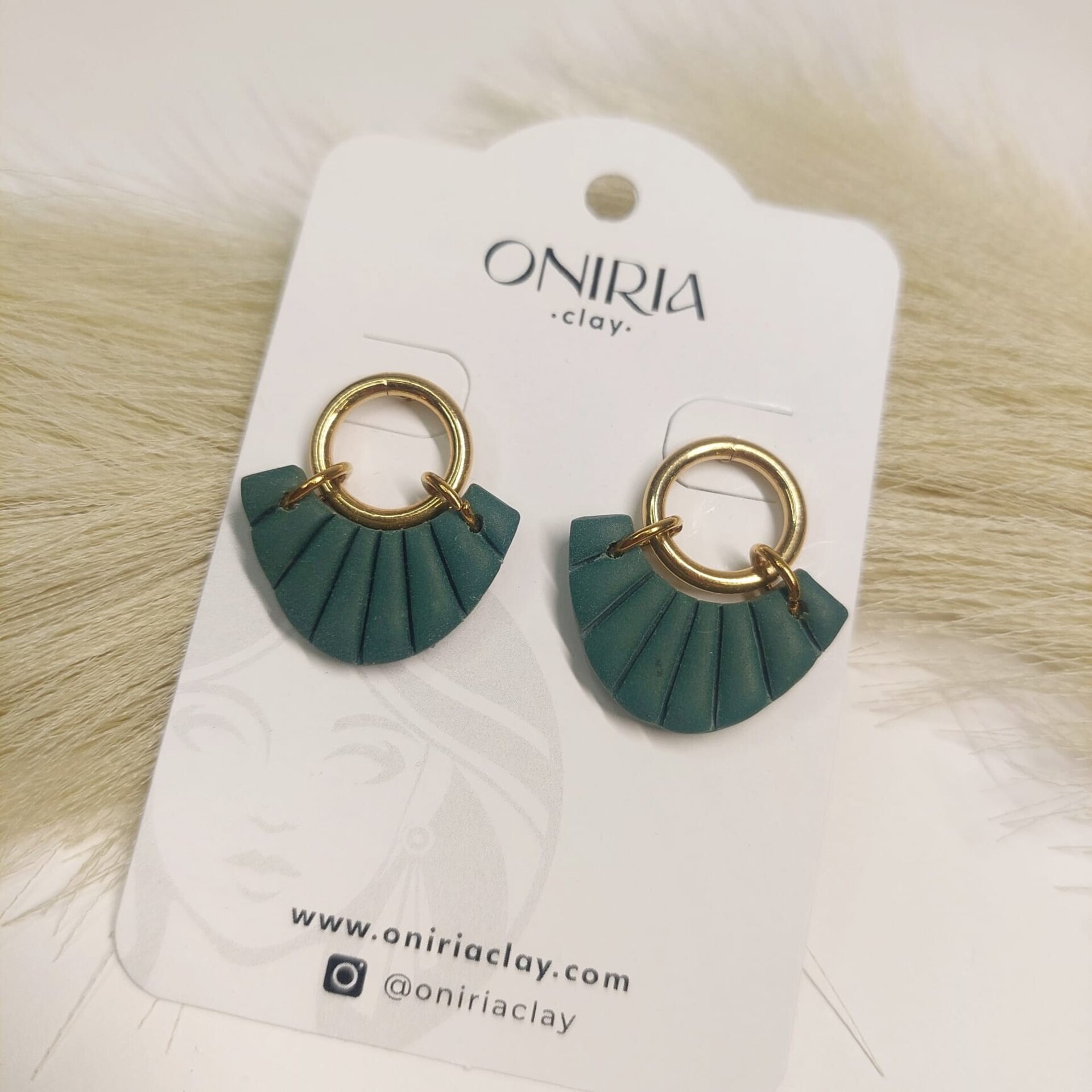 Demy esmeralda con relieve - 3