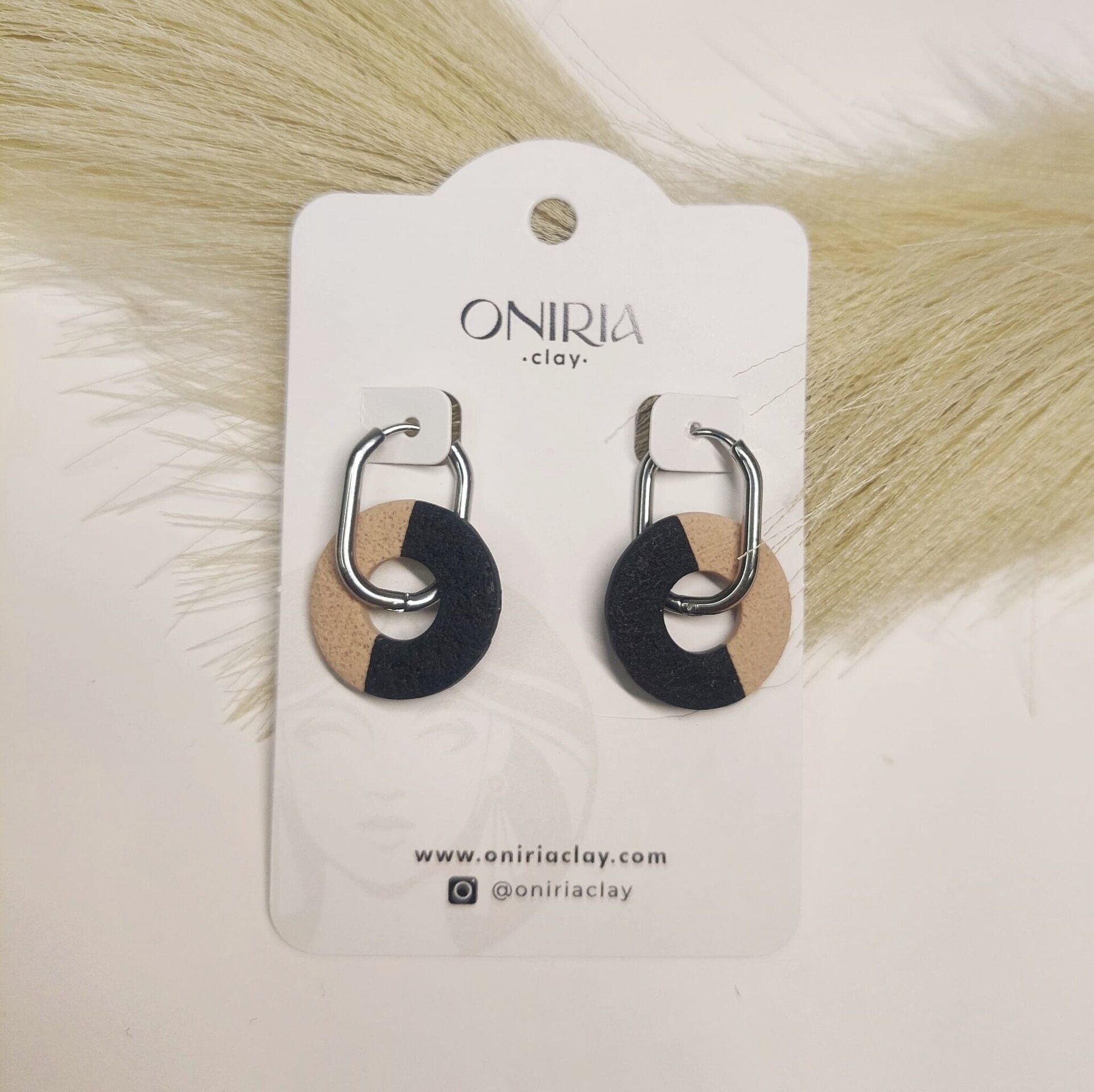 Larin arena y negro - 2